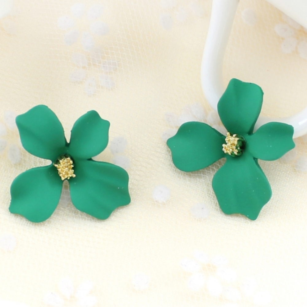 ●NEW green acrylic earrings